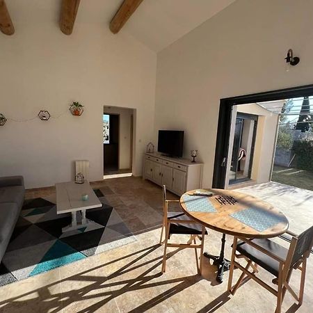 Appartement Calme Et Lumineux Paradou Exterior foto